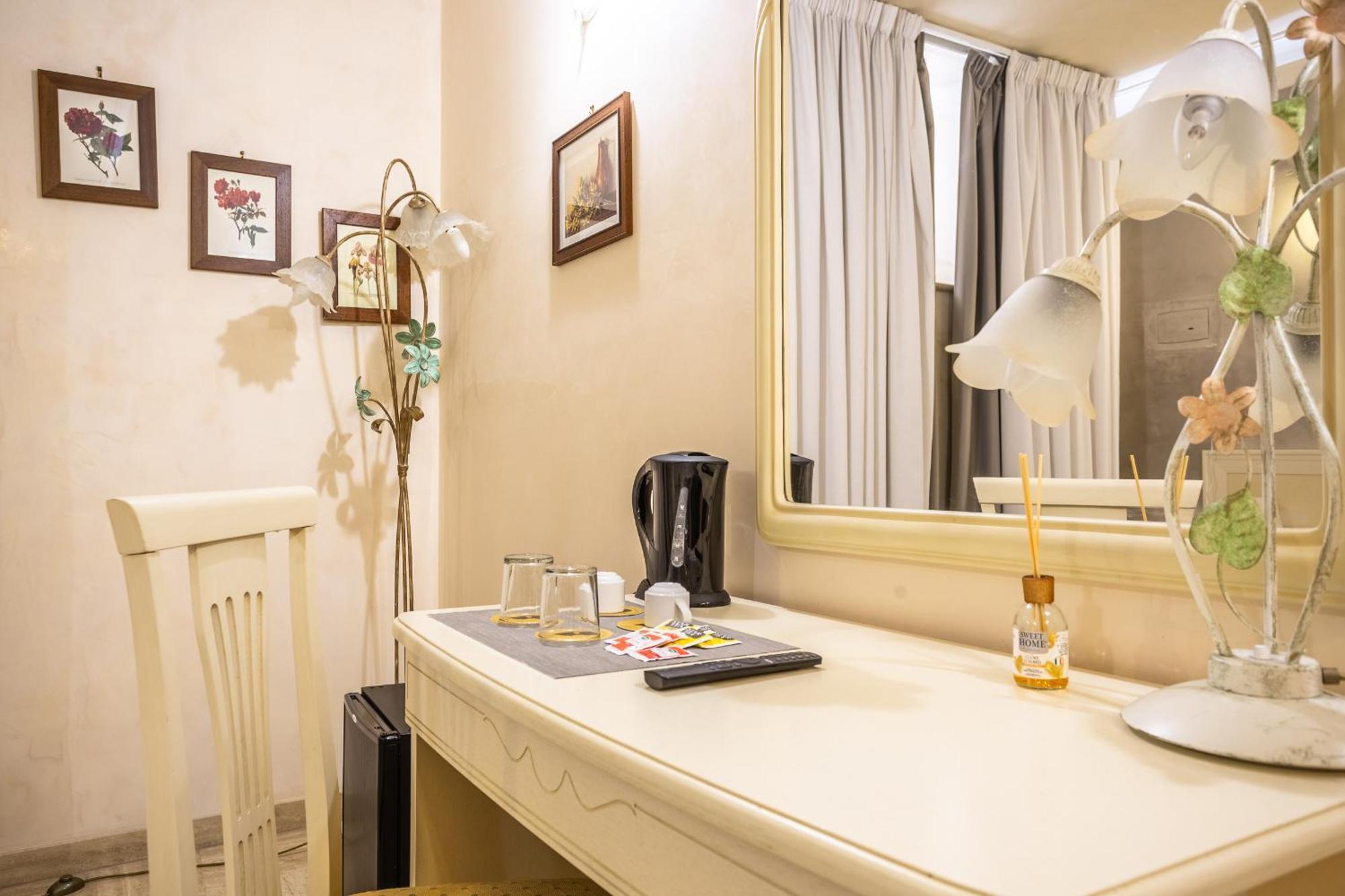 Opera Theater Relais Hotel โรม ภายนอก รูปภาพ